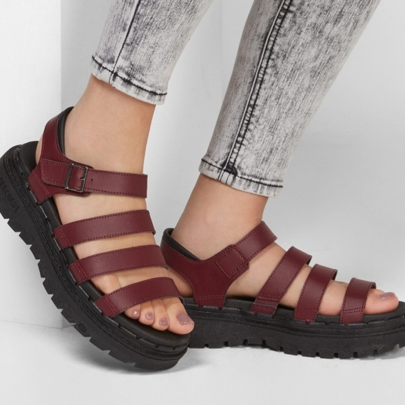 skechers sandals jammers